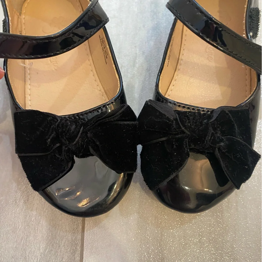 Flaryzone from Amazon Black Patent Leather Mary Jane Flats with Velvet Bow 9